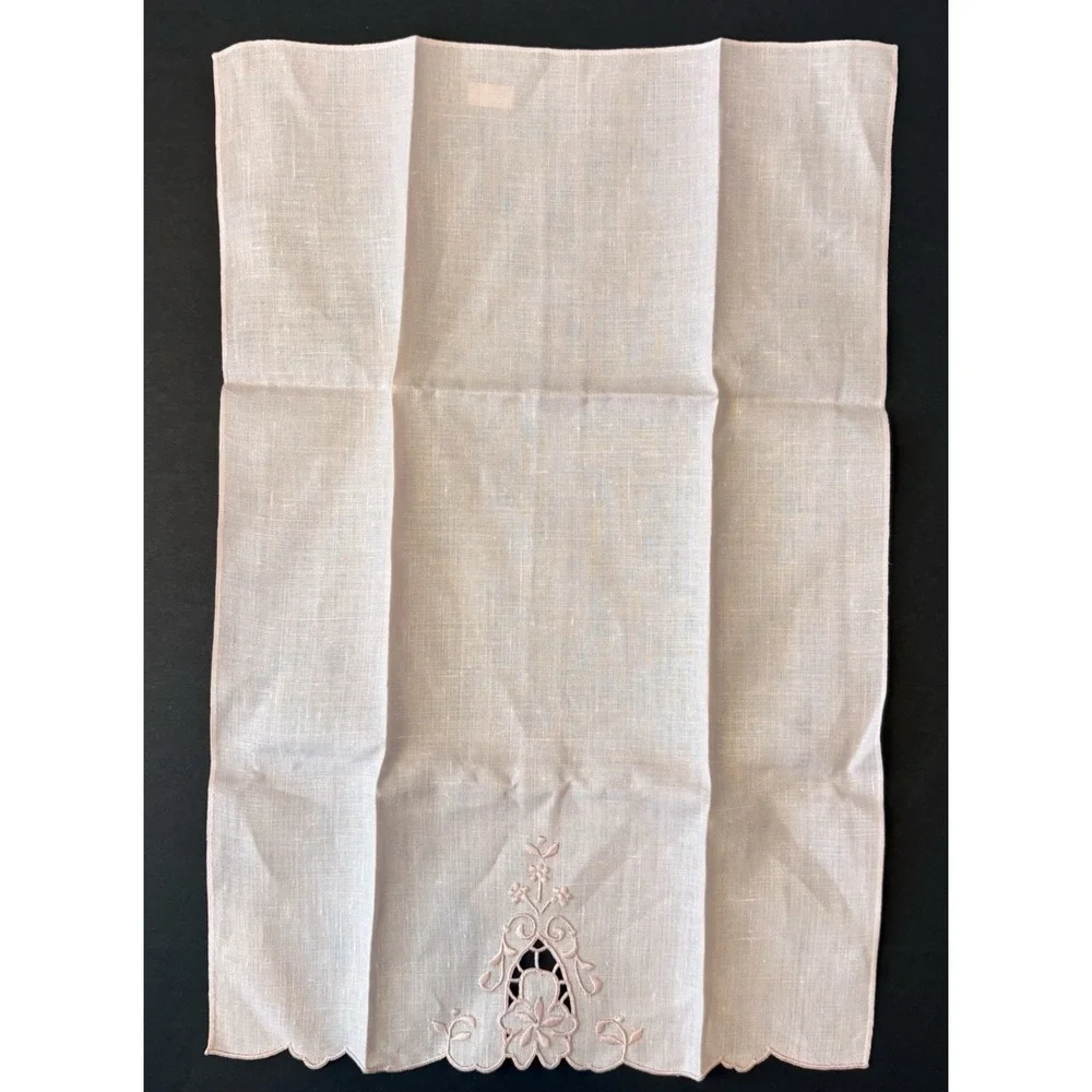 Vintage Pink Embroidered Linen‎ Leacock Portugal Cutwork Towel Dresser Scarf
